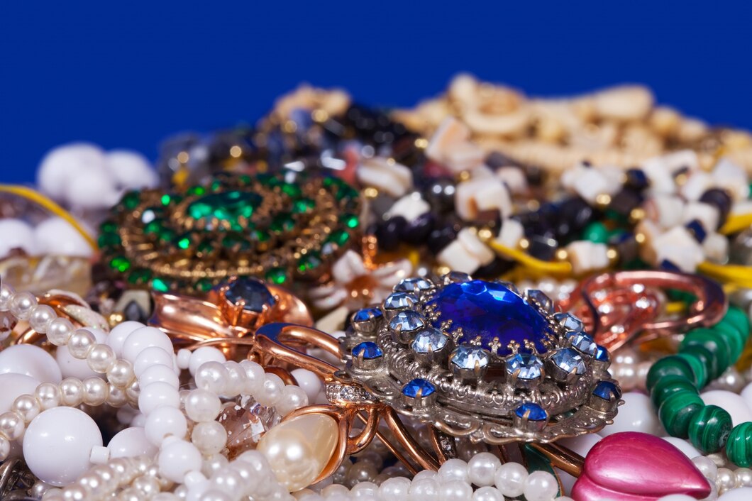 Czy warto inwestować w biżuterię z metali szlachetnych?