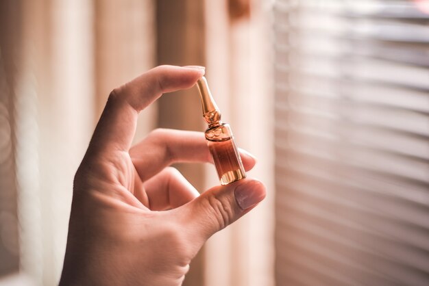 Eksploracja niszowych zapachów: jak próbki perfum mogą zmienić twoje doznania olfaktoryczne