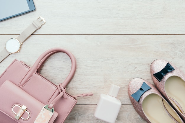 Stylowe dodatki: jak wybrać torebkę i buty, które podkreślą Twój indywidualny styl