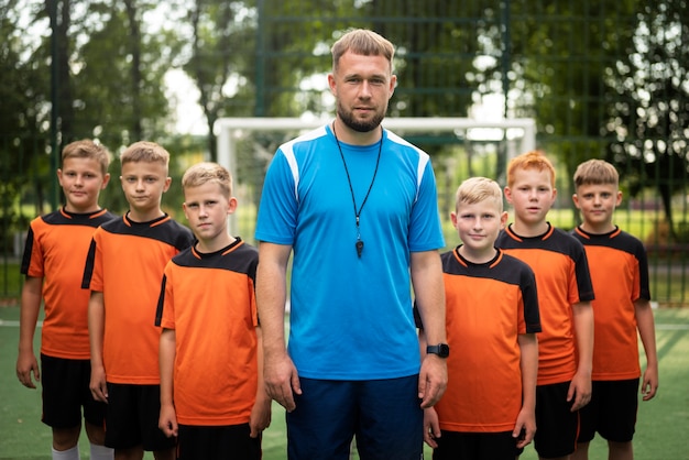 Jak wybrać idealny strój sportowy do gry w piłkę nożną?